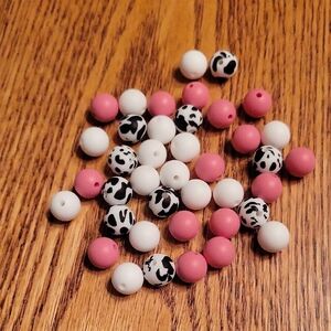 NWT 40 Silicone Pink, White & Cow Print Beads